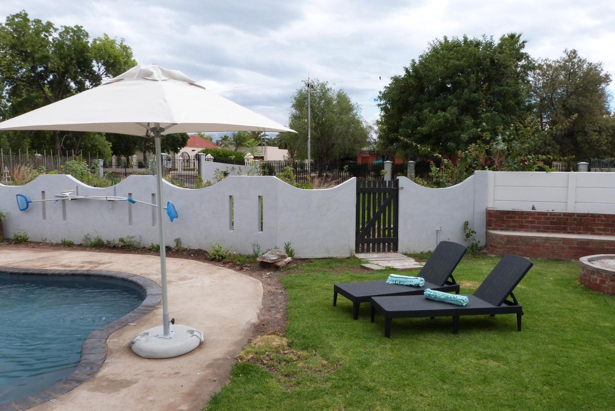 Appartement Hannah'S Haven Studio Deluxe - No Loadshedding à Beaufort West Extérieur photo